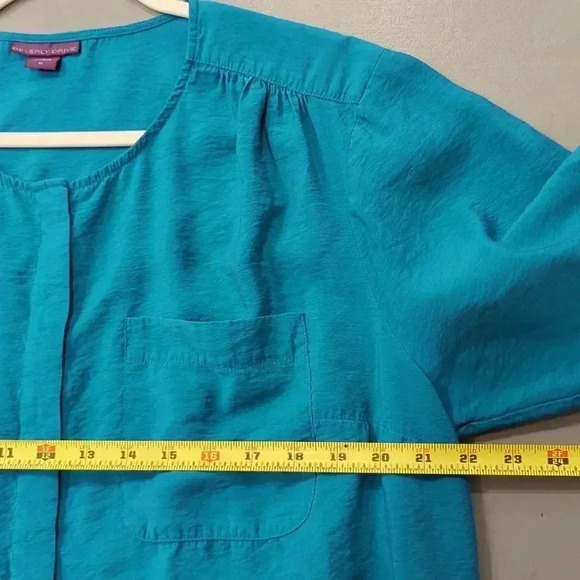 Beverly Drive Button Up Tunic Top size 1X - Picture 9 of 10